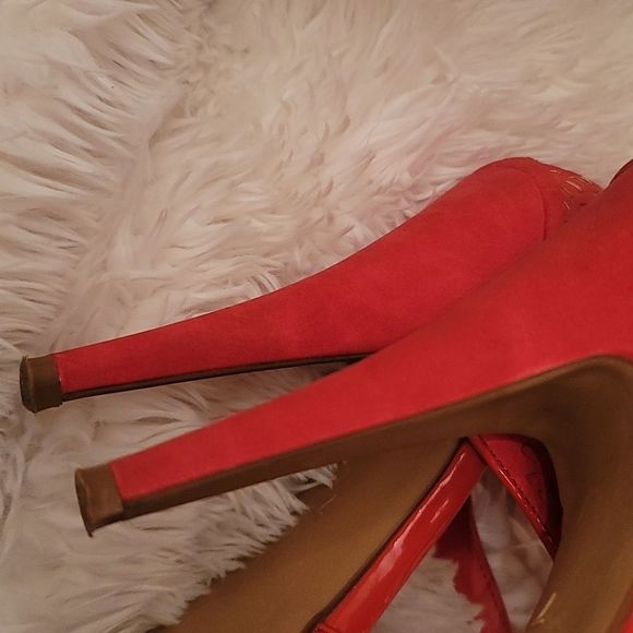 Elle Women's Platform Heels - Picture 13 of 16